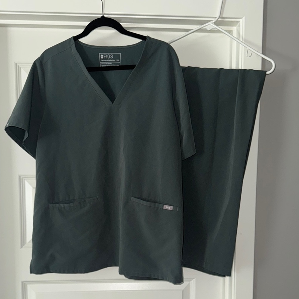 Figs Dark Green Scrub Set